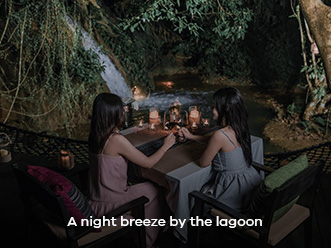 A night breeze by the lagoon